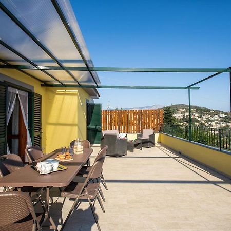 شقة Magdalene'S House - Sea View Terrace ماسّا لوبْرينسِ المظهر الخارجي الصورة