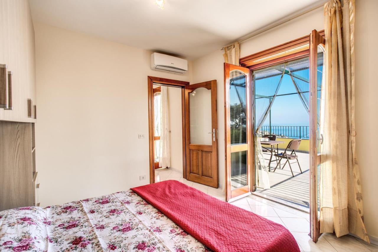 شقة Magdalene'S House - Sea View Terrace ماسّا لوبْرينسِ المظهر الخارجي الصورة