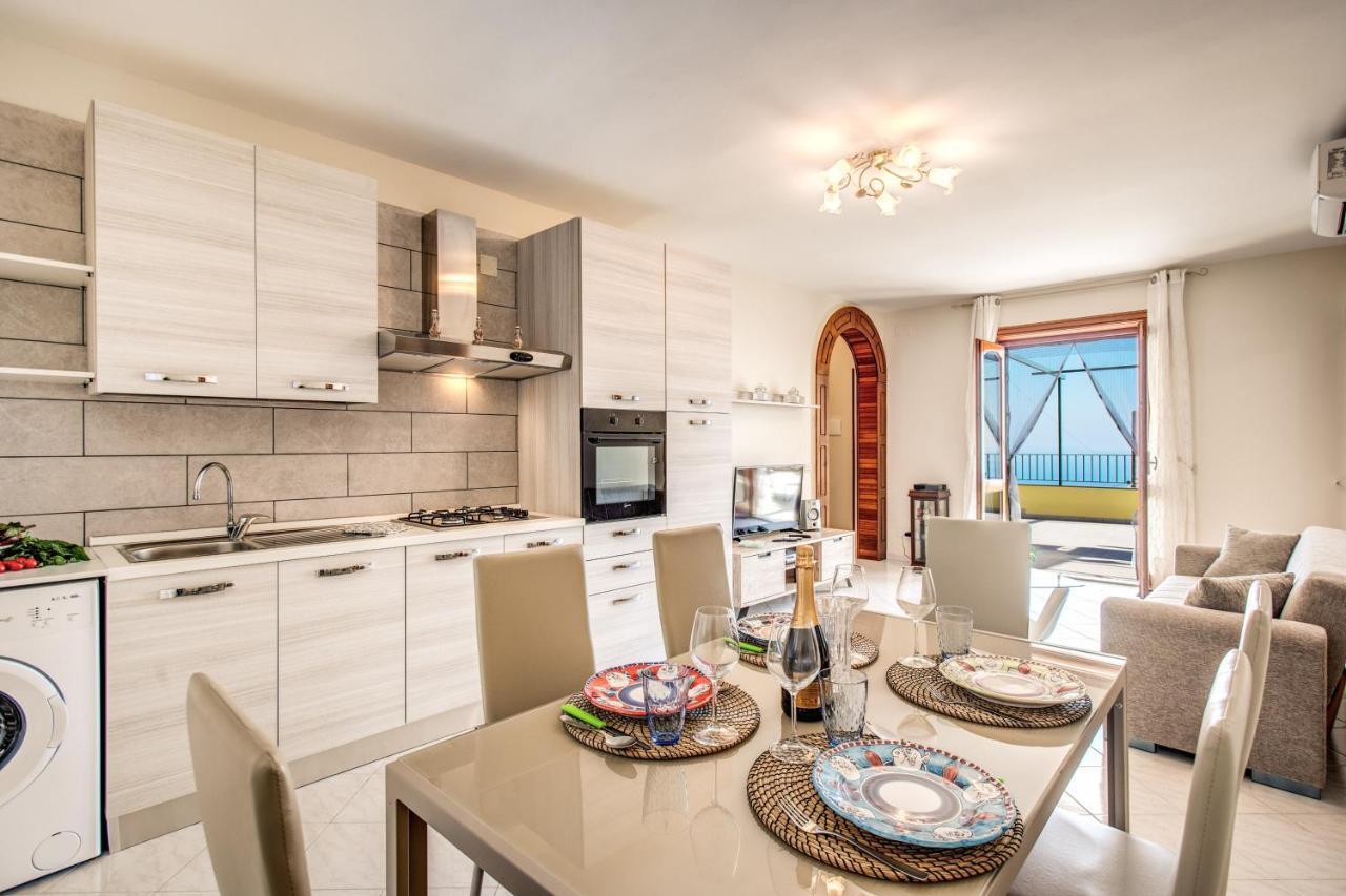 شقة Magdalene'S House - Sea View Terrace ماسّا لوبْرينسِ المظهر الخارجي الصورة