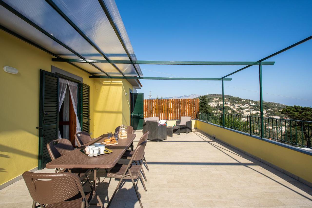 شقة Magdalene'S House - Sea View Terrace ماسّا لوبْرينسِ المظهر الخارجي الصورة